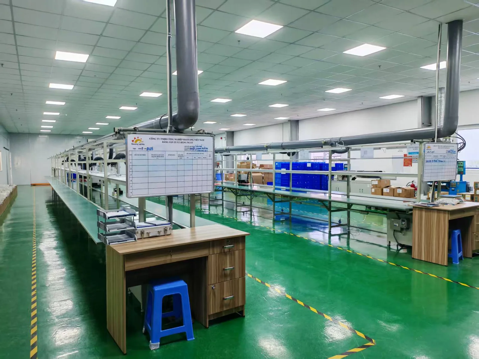 LED lighting factory production workshop and assembly lines
